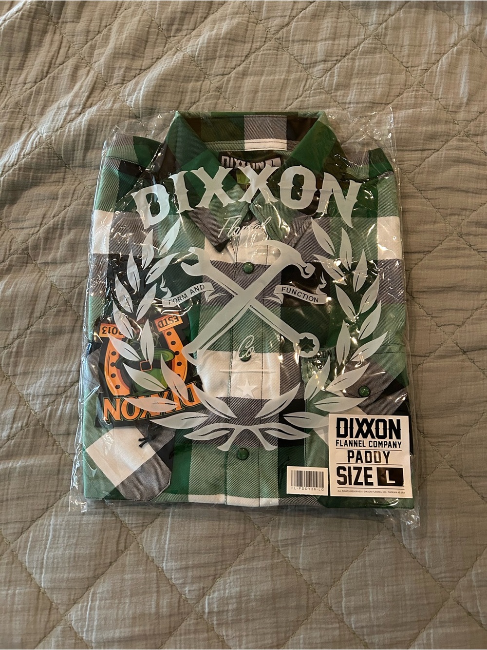 Men's green plaid long-sleeve shirt